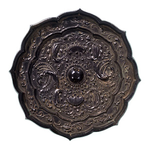 Eight-foil mirror.