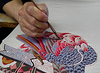 Take off the glue after painting.