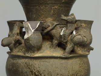 子持装飾付脚付壺（部分）　岡山県赤磐市可真上出土　古墳時代・6世紀
