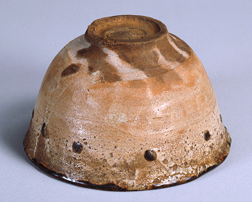 点斑文茶碗　唐津　江戸時代・17世紀