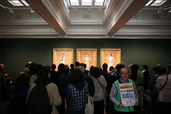 黒田記念会内の展示紹介風景