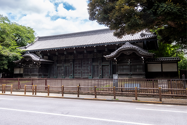 Kuromon (“Black Gate”) (Important Cultural Property)