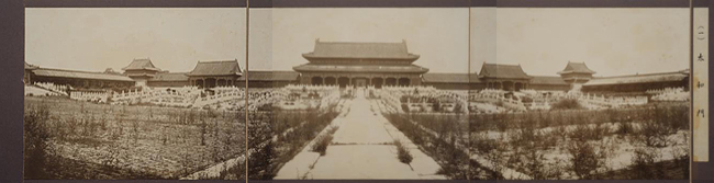 Taihe Men (Gate of Great Harmony)(「北京城写真」より)