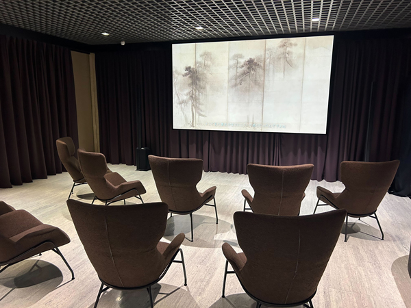 石川県立美術館VRシアター『8K×国宝 いま見つめる「松林図屏風」』上映風景