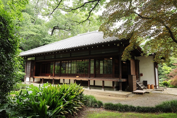 東京国立博物館の庭園内の日本家屋イメージ画像