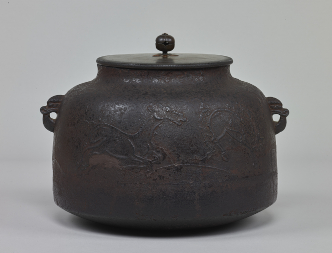 Image of "Tea Kettle  ("Shinnari Gama") with Five Horses and Distant Mountains"