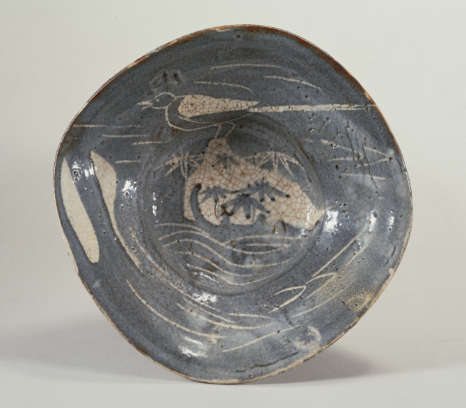 東京国立博物館 - コレクション コレクション一覧 名品ギャラリー 館蔵品一覧 鼠志野鶺鴒文鉢（ねずみしのせきれいもんはち）