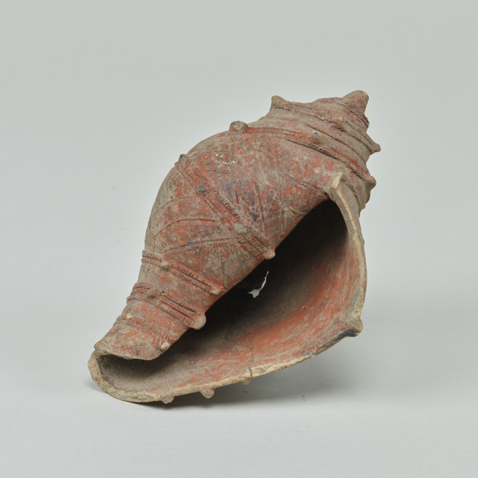 Image of "Conch-Shaped Clay Object"