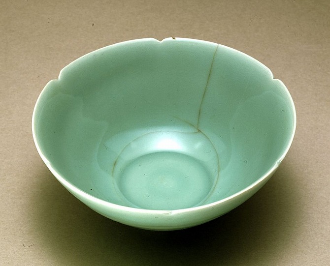 Image of "Celadon glazed tea bowl, known as "Bakohan"."