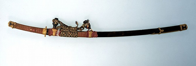 Image of "Sword mounting of itomaki-tachi type."