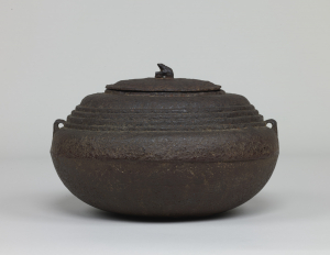 Image of "Tea Kettle with Ribs"