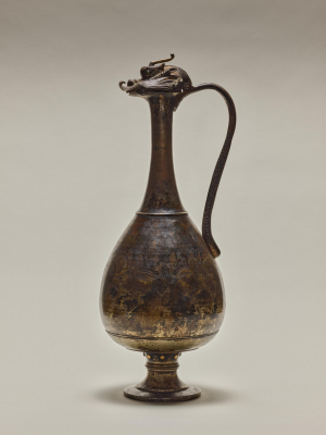 Image of "Dragon-head pitcher."