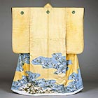 『振袖 淡紅平絹地薊菊模様　江戸時代・18世紀』の画像