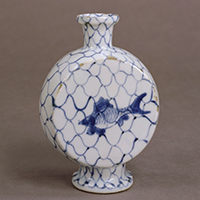 Image of "Sake Bottle, Net and fish design in underglaze blue, Jingdezhen ware, Kosometsuke type, Ming dynasty, 17th century, China (Gift of Mr. Hirota Matsushige)"