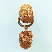 『太環式耳飾　朝鮮　三国時代（新羅）・6世紀　小倉コレクション保存会寄贈』の画像