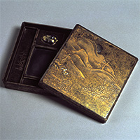 Image of "Writing Box, Scene portraying a poem known as "Otokoyama" in maki-e lacquer, Muromachi period, 15th century (Important Cultural Property)"