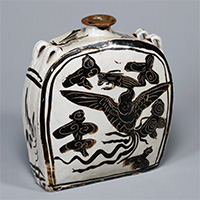 Image of "Flask, Transparent glaze on white slip with phoenix design in underglaze iron pigment, Cizhou ware, China, Yuan dynasty, 13th-14th century (Gift of Mr. Hirota Matsushige)"