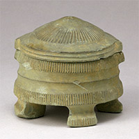 Image of "Litual Covered Bowl, Stone, From Nishikurumazuka Tumulus, Yawata-shi, Kyoto, Kofun period, 4th century"