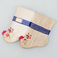 Image of "Tarae Beoseon (Child's socks), Korea, Joseon dynasty, 19th century (Gift of Mr. Tanaka Yoshio)"