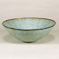 Image of "Bowl with Foliate Rim, Celadon glaze, Guan ware, China, Southern Song dynasty, 12th–13th century (Important Cultural Property, Gift of Dr. Yokogawa Tamisuke)"