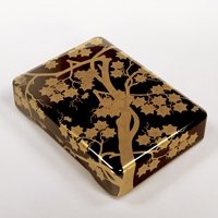 Image of "Bunko (Box for books and other items), Design of a maple tree in maki-e lacquer, By Hara Yoyusai, Edo period, 19th century"