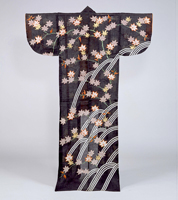 Image of "Katabira (Unlined summer garment), Design of flowing water and autumn leaves on a black plain-weave ramie ground, Edo period, 18th century"