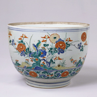 Image of "중요문화재　다채색 꽃과 새무늬 깊은 사발　17세기"