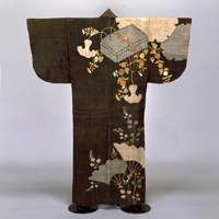 Image of "Summer Robe (Katabira) with Fans, Snowflakes, a Cosmetic Box, and Autumn Grasses, Edo period, 17th century"