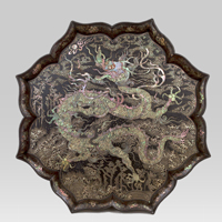 Image of "Foliate Tray with a Dragon and Waves, Yuan dynasty, 14th century	(Important Cultural Property)"