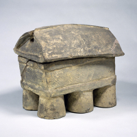 Image of "Late Burial Mounds and Influence from the Asian Continent"
