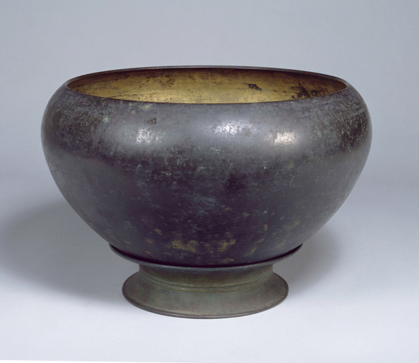 『重要文化財　金銅鉢奈良時代・8世紀』の画像