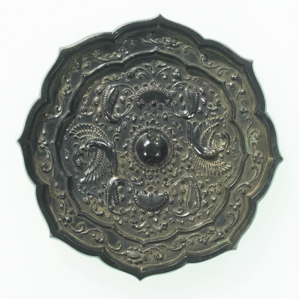 Image of "Octafoil Mirror with Auspicious Flowers and Paired Phoenixes, Heian period, 11th–12th century (Important Cultural Property)"