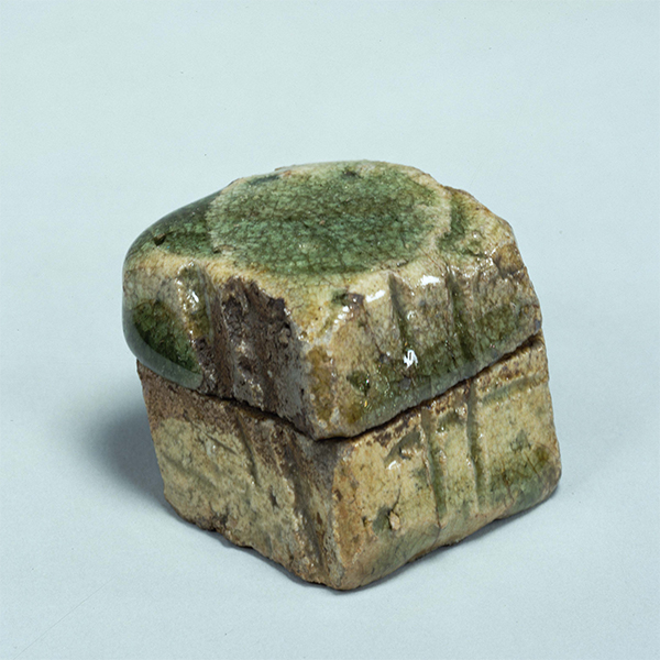 Image of "Incense Container Shaped Like a Base Stone, Iga ware, Edo period, 17th century	"
