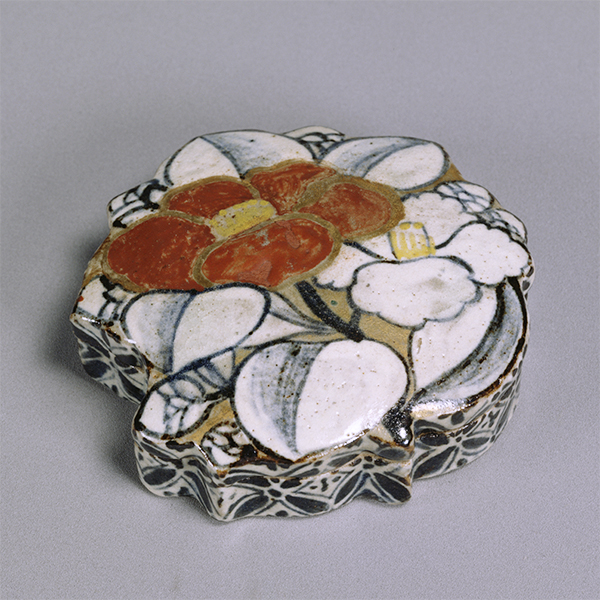 Image of "Incense Container with a Camellia, By Kenzan, Edo period, 18th century (Gift of Mr. Hirota Matsushige)"