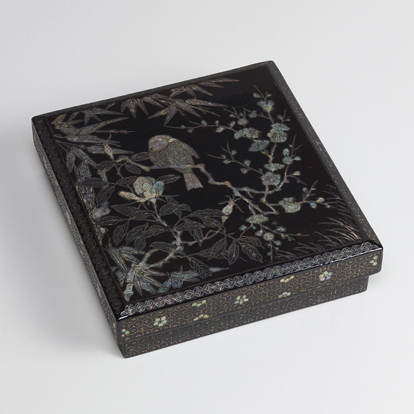 Image of "Writing Box with a Bird and Flowers, Ming dynasty, 16th century (Important Cultural Property)"