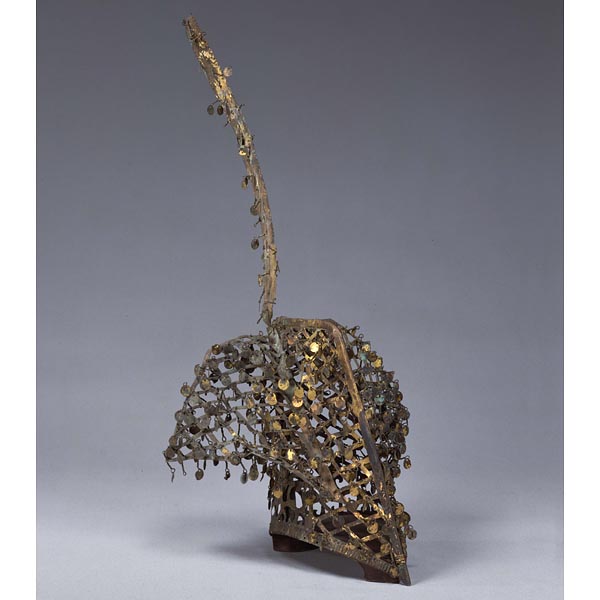 Image of "Headdress, Reportedly found in Changnyeong, Korea, Three Kingdoms period (Silla), 6th century, Gift of the Ogura Foundation (Important Cultural Property)"