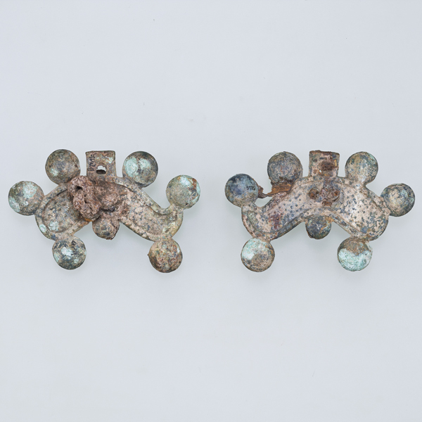 Image of "Cheek Plates of a Horse Bit with Bells, Found at Uenoyama Tumulus, Yamaguchi, Kofun period, 6th century, Gift of Toyonishi-village, Yamaguchi"