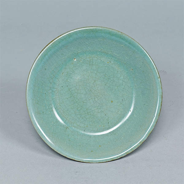 Image of "Dish, Ru ware, ChinaFormerly owned by Kawabata Yasunari, Northern Song dynasty, 11th–12th century (Gift of Mr. Katori Kuniomi and Mrs. Katori Yoshiko)"
