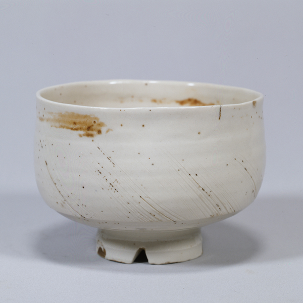 『金海茶碗 銘 福寿草朝鮮　朝鮮時代・17世紀横河民輔氏寄贈』の画像