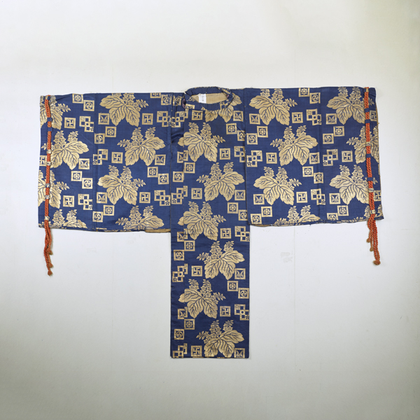 Image of "감색 바탕 오동나무와 사각무늬 가리기누(남성역이 입는 겉옷)에도시대 18세기　나라 곤파루 가문 전래"