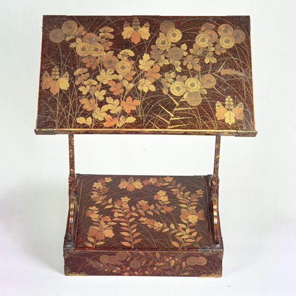 Image of "마키에 가을풀무늬 독서대아즈치모모야마~에도시대 16~17세기"