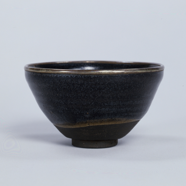 Image of "Tenmoku Tea Bowl with an "Ash-Dusted" Glaze, Yuan–Ming dynasty, 14th–15th century (Gift of Mr. Hirota Matsushige)"