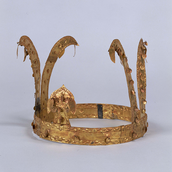 Image of "Crown, Reportedly found in Gyeongsangnam-do, Korea, Three Kingdoms period (Gaya), 5th century (Important Art Object, Gift of the Ogura Foundation)"