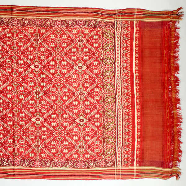 Image of "Cloth (Patola) with Flowers (detail)Gujarat, India, 19th century"