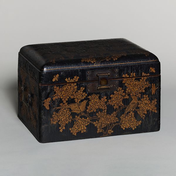 Image of "重要美术品　黑漆戗金花鸟纹长方盒　中国　明代 15世纪"