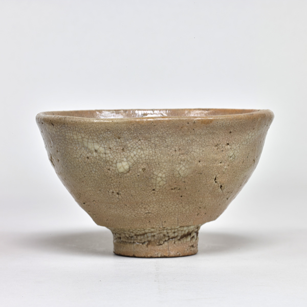 Image of "Tea Bowl, Named "Uraku Ido",  Previously owned by Oda Urakusai and Kinokuniya Bunzaemon, Joseon dynasty, 16th century (Important Art Object, Gift of Mr. Matsunaga Yasuzaemon)"
