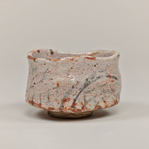 『志野茶碗 銘 振袖美濃　安土桃山～江戸時代・16～17世紀』の画像