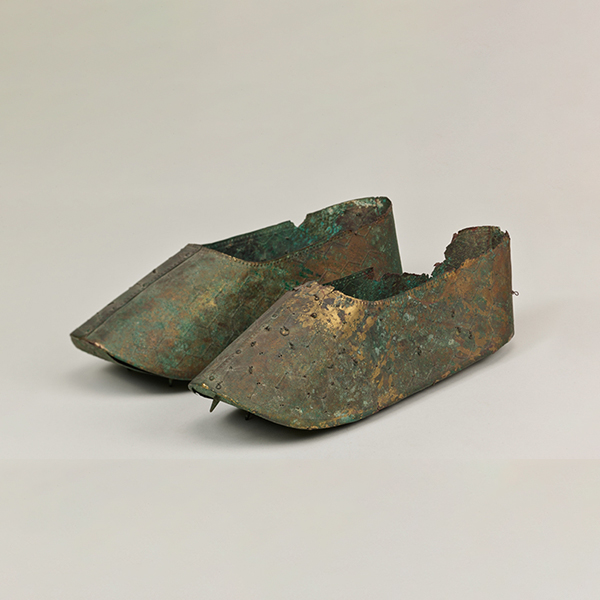 『国宝　金銅製沓熊本県和水町 江田船山古墳出土　古墳時代・5～6世紀』の画像