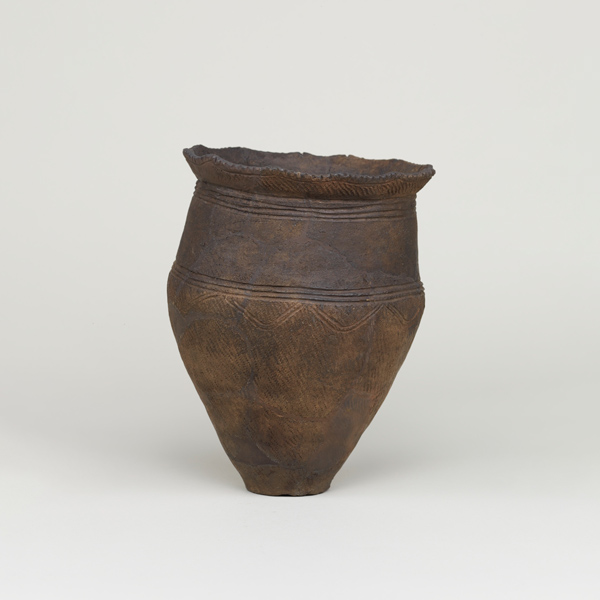 『深鉢形土器北海道室蘭市祝津町出土　続縄文時代(前半期)・前4～1世紀　渡辺又蔵氏寄贈』の画像