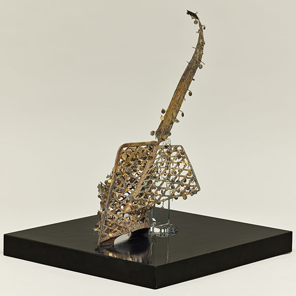 Image of "중요문화재　맞새김 관모(전) 경상남도 창녕 출토　삼국시대(신라) 6세기　오구라 컬렉션 보존회 기증"